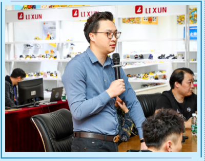小鸭集团的历任董事长是谁,小鸭集团是国企还是私企