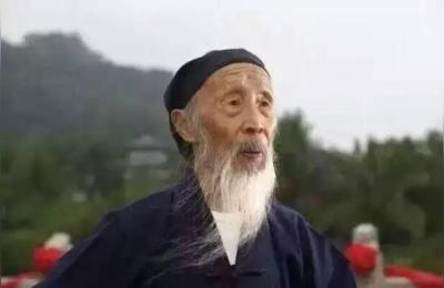 为什么给香港片配音的感觉就那么几个人,mr和sir的区别是什么