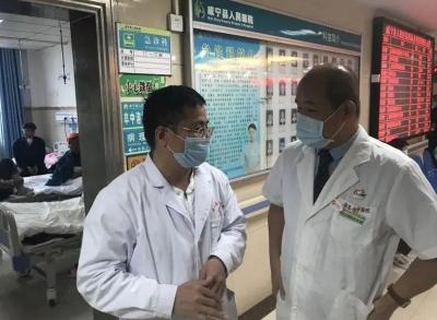 直通车怎么参考同行选用关键词,淘宝店的访客很少