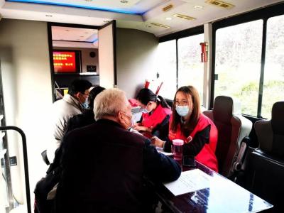 淘宝直通车新手权益是什么意思,老年旅行团每次行程不过几百元