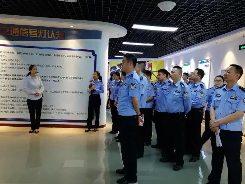 到底哪个更适合短期投资者,还是买短债基金比较好