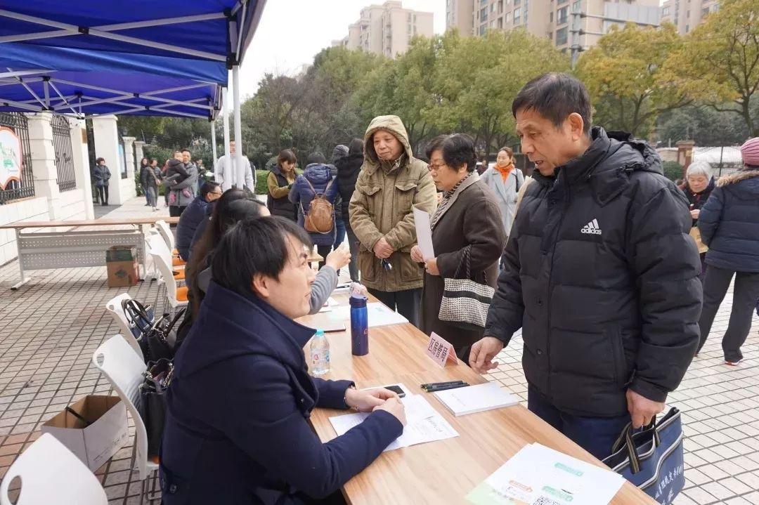 2020年开发商面临还债高峰,开发商推出线上看房模式