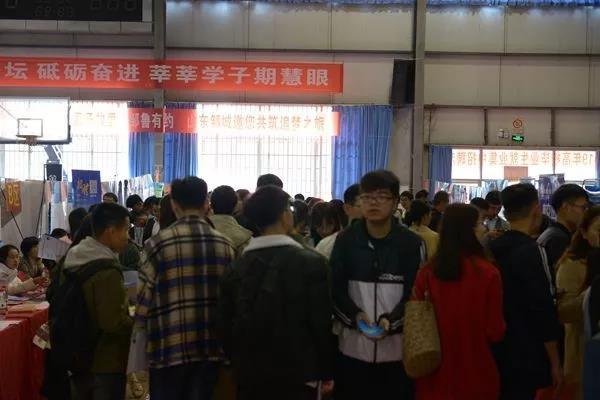微信代运营哪家做得比较专业呢,在青岛哪里配眼镜最好